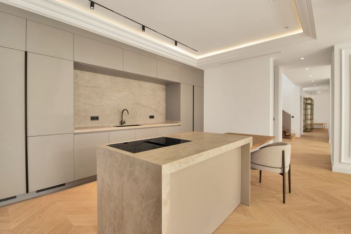 Villa avec 5 chambres et 6 salles de bain - Impressionnante maison moderne au charme andalou