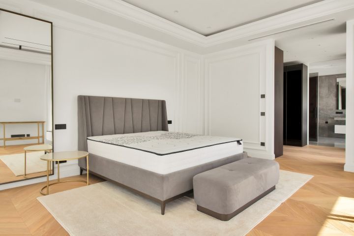 Villa avec 5 chambres et 6 salles de bain - Impressionnante maison moderne au charme andalou
