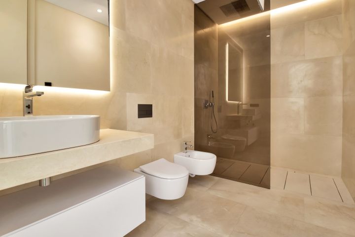 Villa avec 5 chambres et 6 salles de bain - Impressionnante maison moderne au charme andalou