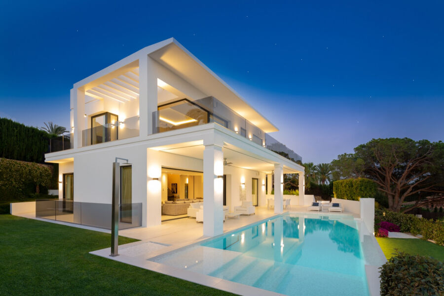 Villa con 5 dormitorios y 5 baños - Villa a medida en una urbanización privada
