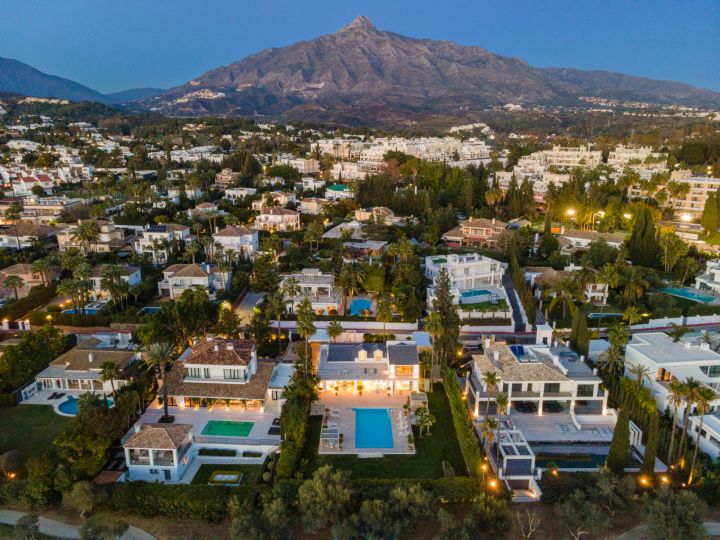 Villa Rosetti - Elegante villa exclusiva con impresionantes vistas al mar en Parcelas del Golf