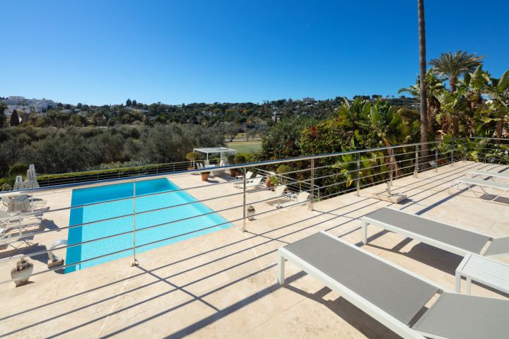Villa Rosetti - Elegante villa exclusiva con impresionantes vistas al mar en Parcelas del Golf