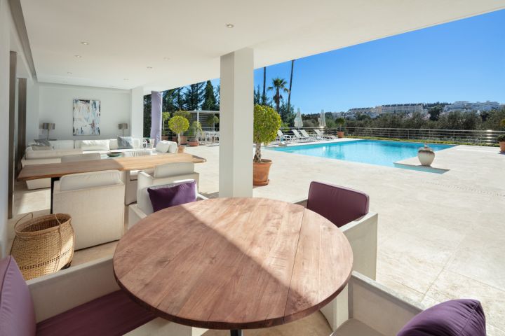 Villa Rosetti - Elegante villa exclusiva con impresionantes vistas al mar en Parcelas del Golf