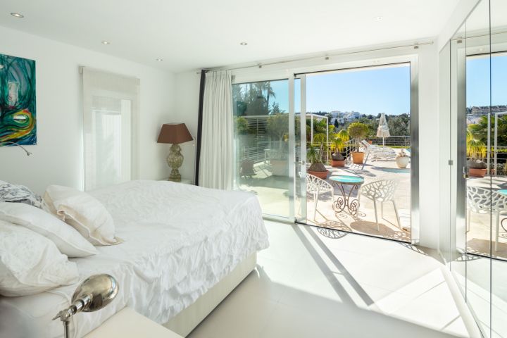 Villa Rosetti - Elegante villa exclusiva con impresionantes vistas al mar en Parcelas del Golf