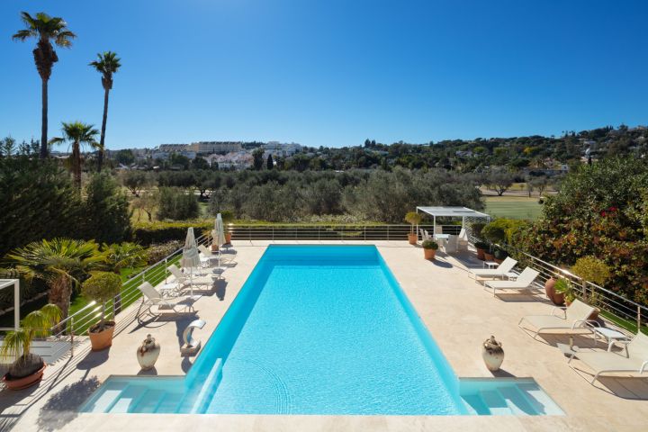 Villa Rosetti - Elegante villa exclusiva con impresionantes vistas al mar en Parcelas del Golf