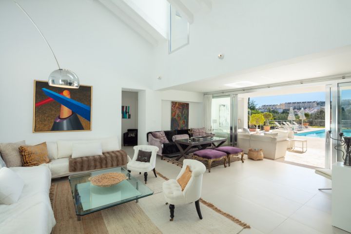 Villa Rosetti - Elegante villa exclusiva con impresionantes vistas al mar en Parcelas del Golf