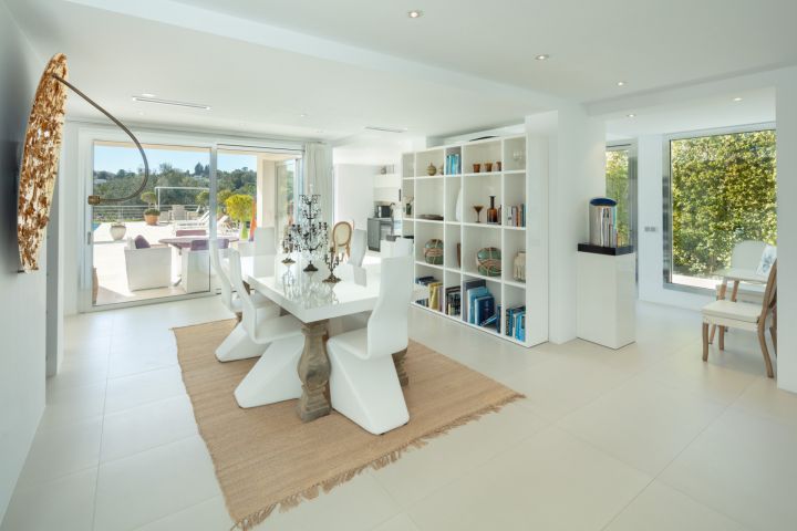 Villa Rosetti - Elegante villa exclusiva con impresionantes vistas al mar en Parcelas del Golf