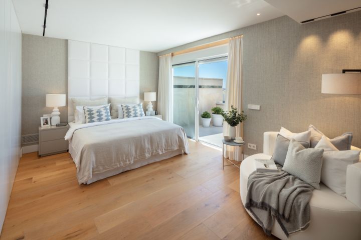 Poseidon 1 - Elegant Modern Home with a Frontline Golf Position