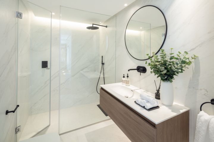 Poseidon 1 - Elegant Modern Home with a Frontline Golf Position