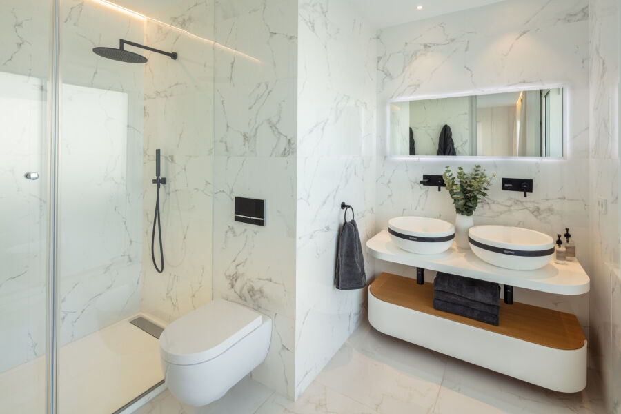 Poseidon 1 - Elegant Modern Home with a Frontline Golf Position