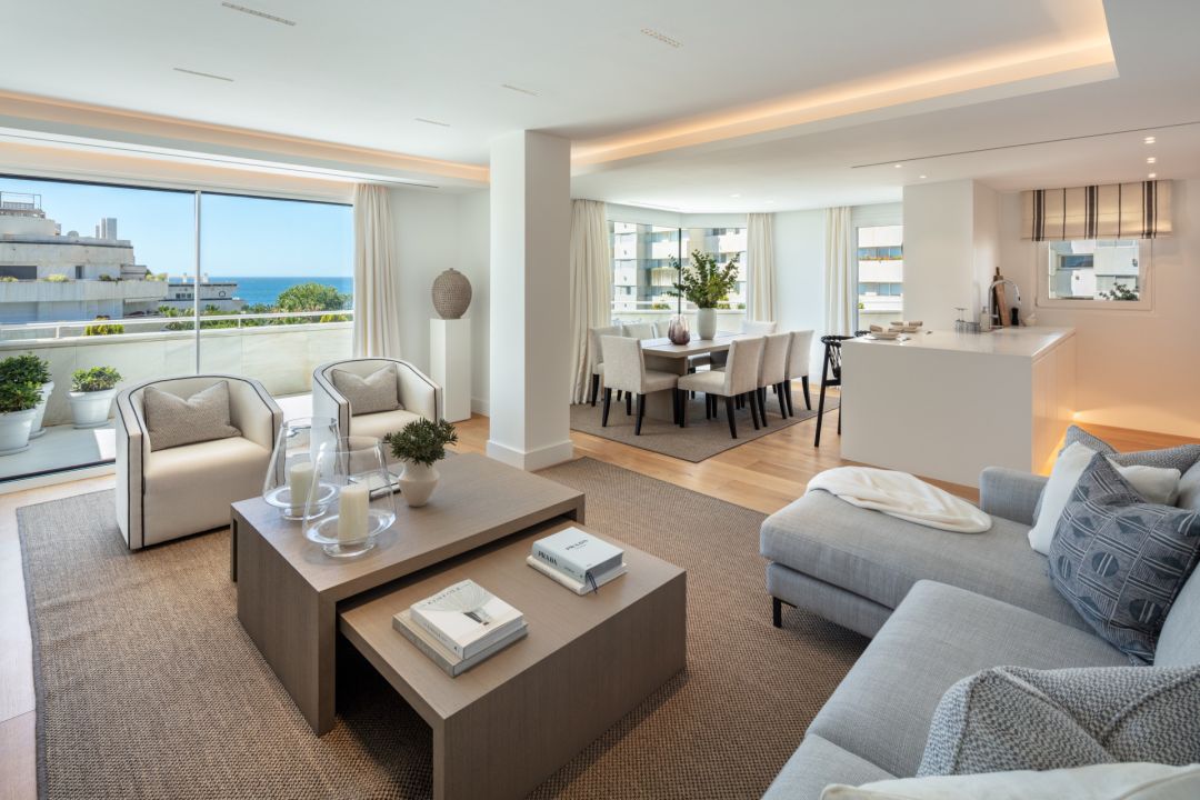 Poseidon 1 - Elegant Modern Home with a Frontline Golf Position