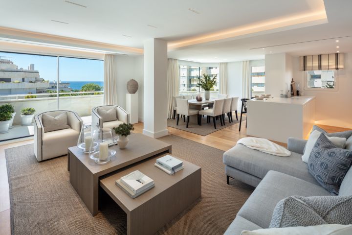 Poseidon 1 - Elegant Modern Home with a Frontline Golf Position