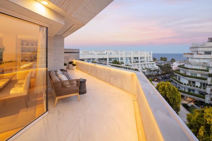 Poseidon 1 - Elegant Modern Home with a Frontline Golf Position