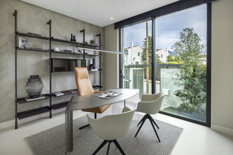 Los Angeles 185 - Contemporary Luxury Property with Andalusian Charm