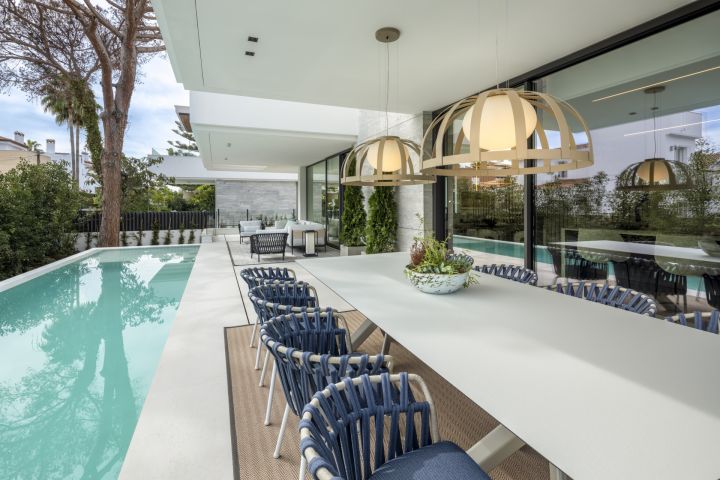 Los Angeles 185 - Contemporary Luxury Property with Andalusian Charm