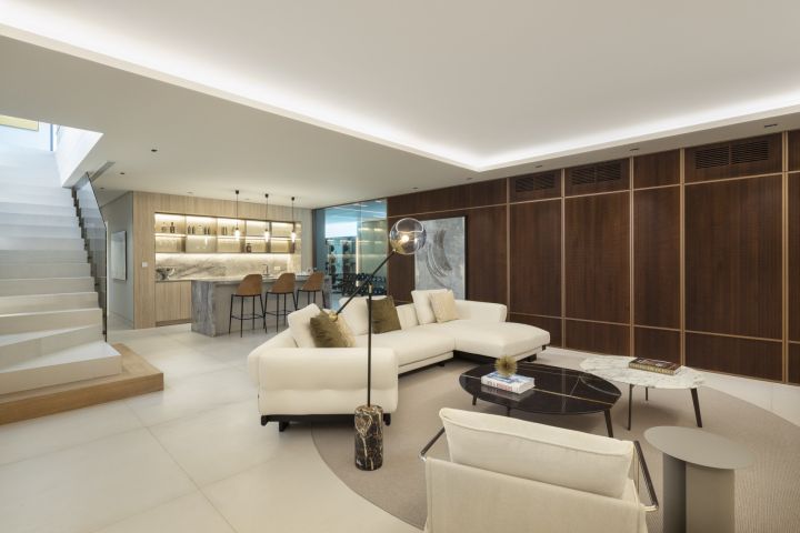 Los Angeles 185 - Contemporary Luxury Property with Andalusian Charm