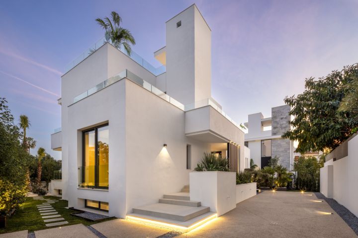 Los Angeles 185 - Contemporary Luxury Property with Andalusian Charm