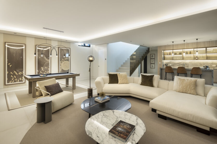 Los Angeles 185 - Contemporary Luxury Property with Andalusian Charm