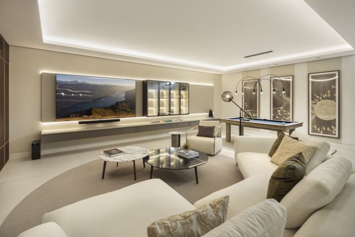 Los Angeles 185 - Contemporary Luxury Property with Andalusian Charm