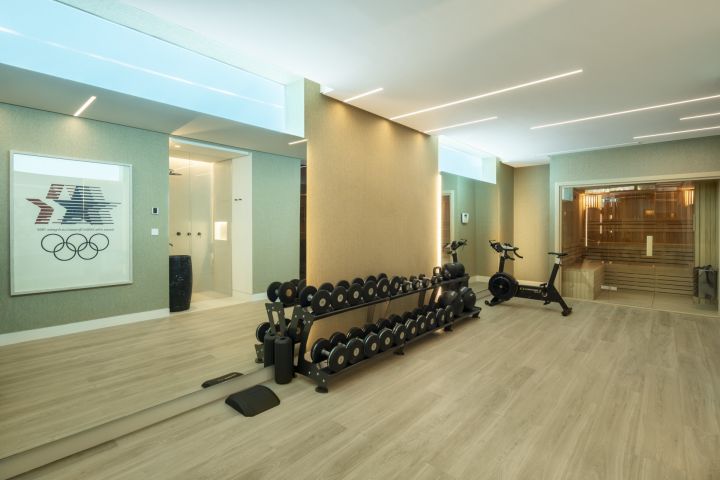 Los Angeles 185 - Contemporary Luxury Property with Andalusian Charm