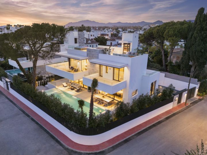 Los Angeles 185 - Contemporary Luxury Property with Andalusian Charm