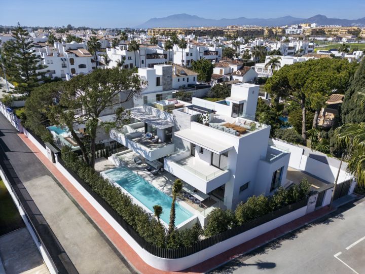 Los Angeles 185 - Contemporary Luxury Property with Andalusian Charm