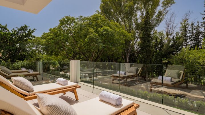Casa Cascais - Elegante propiedad de lujo con diseño moderno en El Paraíso