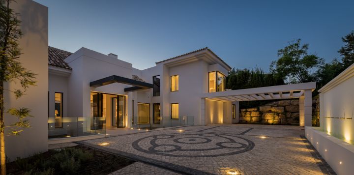 Casa Cascais - Elegante propiedad de lujo con diseño moderno en El Paraíso