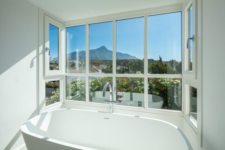 Bellevue 3 - Luxurious Elegant Villa with Stunning Sea Views in Las Brisas