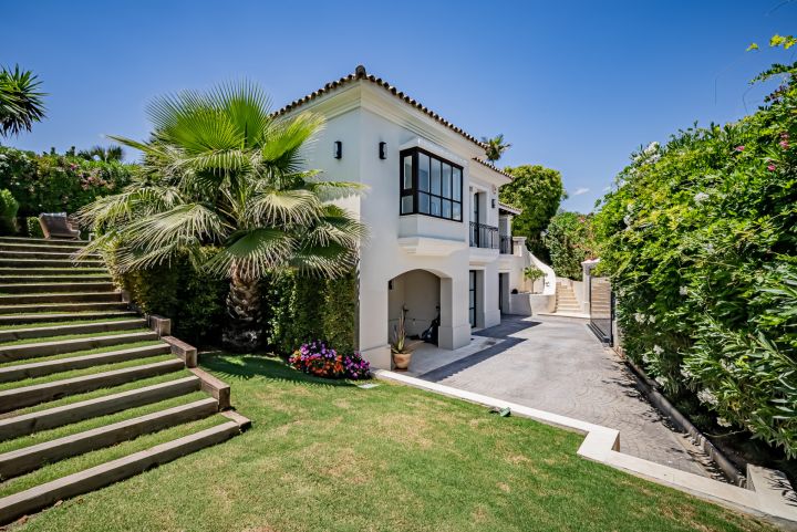 Bellevue 3 - Luxurious Elegant Villa with Stunning Sea Views in Las Brisas