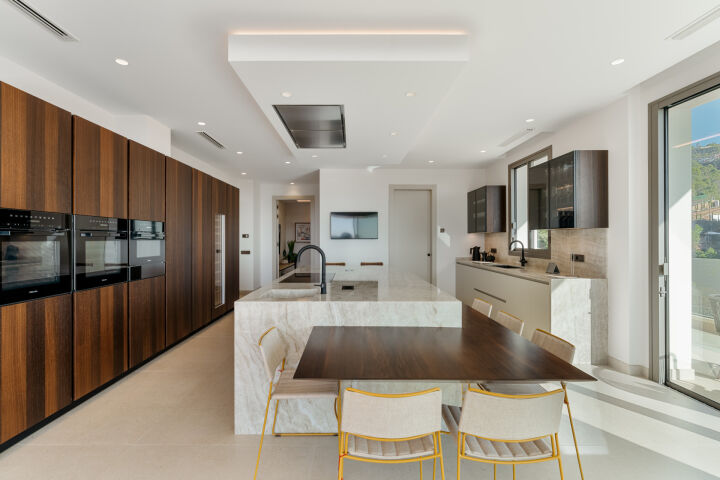 The Retreat - Contemporary villa with panoramic views in La Zagaleta