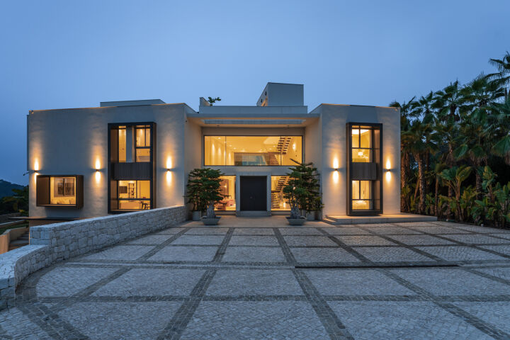 The Retreat - Contemporary villa with panoramic views in La Zagaleta