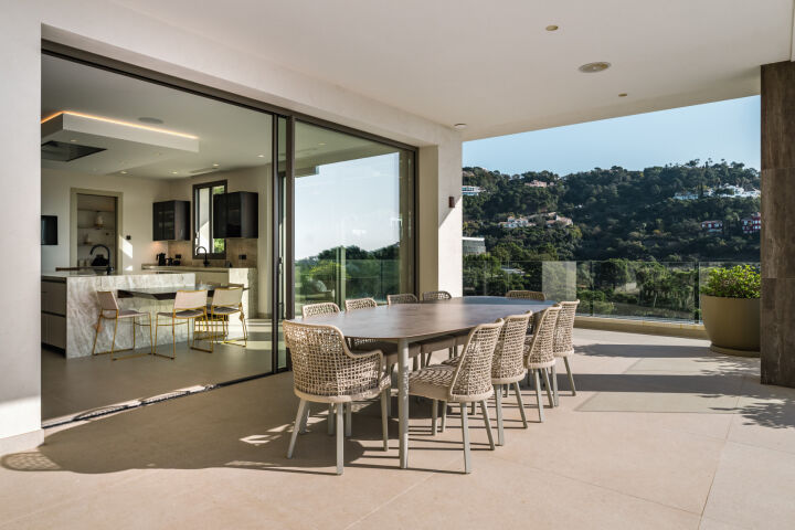 The Retreat - Contemporary villa with panoramic views in La Zagaleta