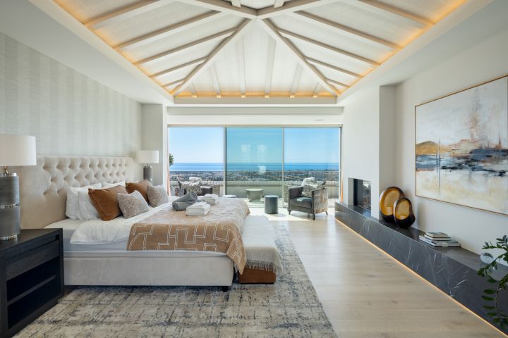 Villa Águila - Elegancia moderna con encanto andaluz en Monte Halcones