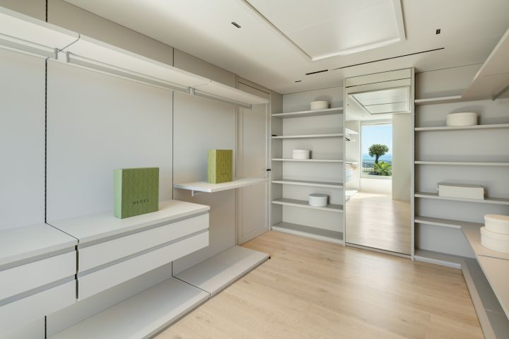 Villa Águila - Elegancia moderna con encanto andaluz en Monte Halcones
