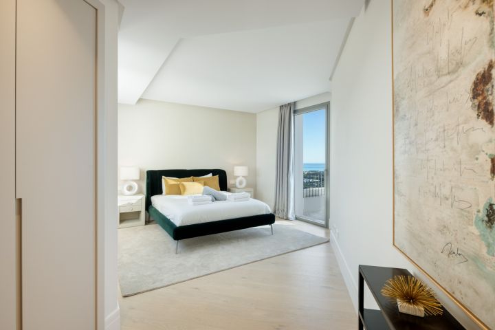 Villa Águila - Elegancia moderna con encanto andaluz en Monte Halcones