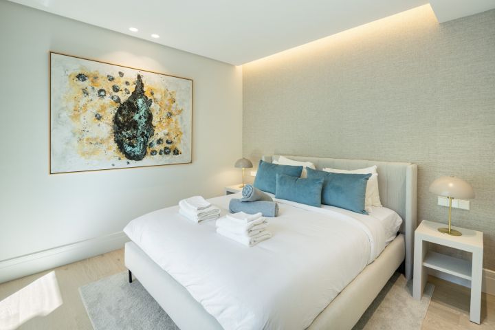 Villa Águila - Elegancia moderna con encanto andaluz en Monte Halcones