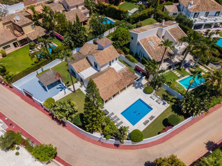 Paris 77 - Impressive Stylish Home offering Golf Views