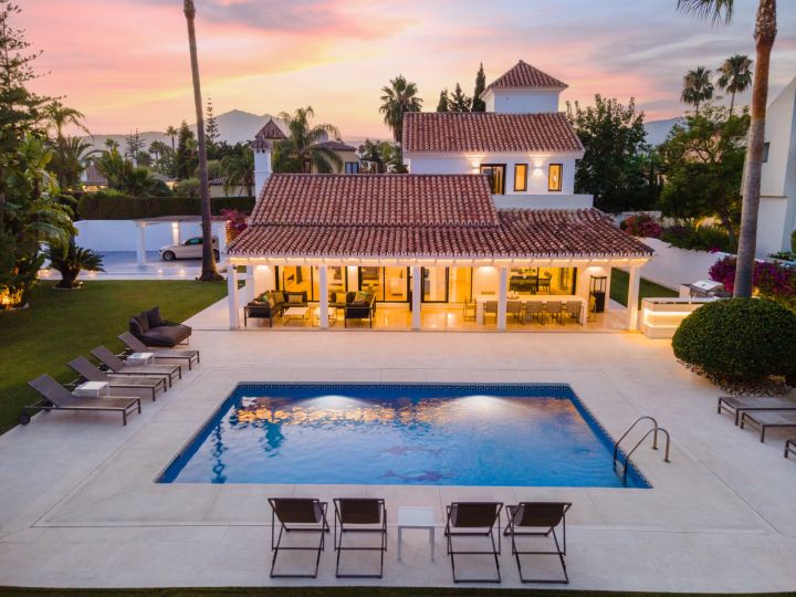 Paris 77 - Impressive Stylish Home offering Golf Views
