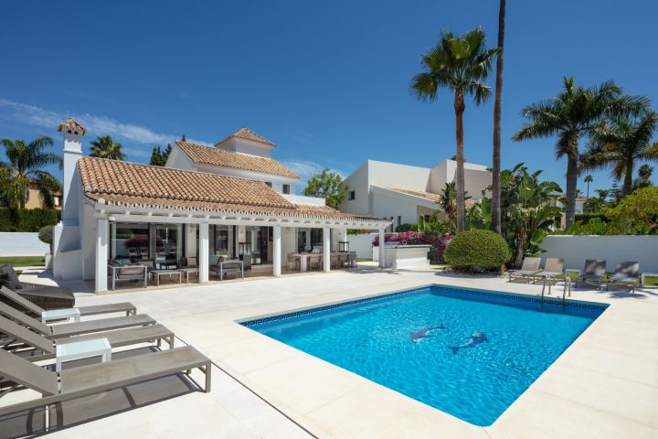Paris 77 - Impressive Stylish Home offering Golf Views