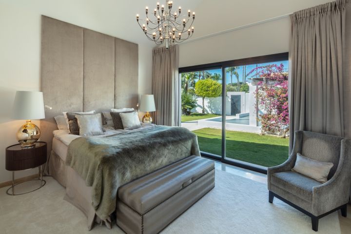 Paris 77 - Impressive Stylish Home offering Golf Views