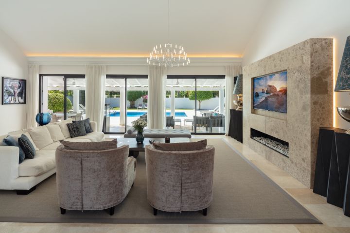 Paris 77 - Impressive Stylish Home offering Golf Views