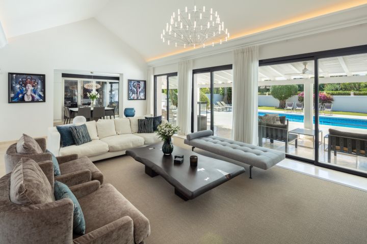 Paris 77 - Impressive Stylish Home offering Golf Views
