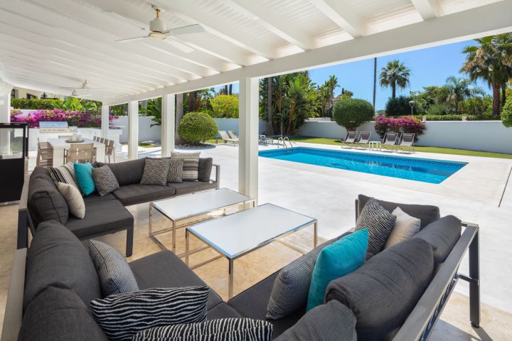 Paris 77 - Impressive Stylish Home offering Golf Views