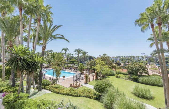 Appartement duplex à Jardin Andaluz - Propriété au charme andalou à Marina Puente Romano