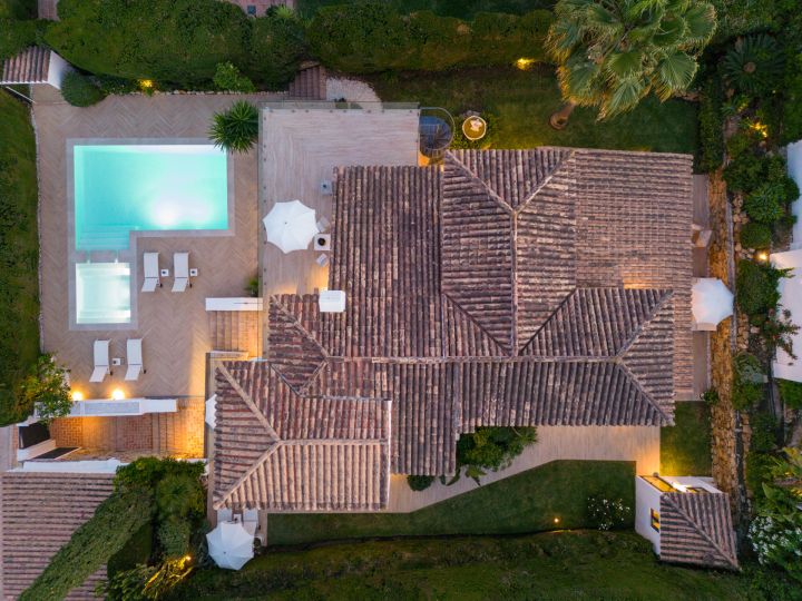 Villa Hibisco - Stylish Contemporary Property in a Gated Community
