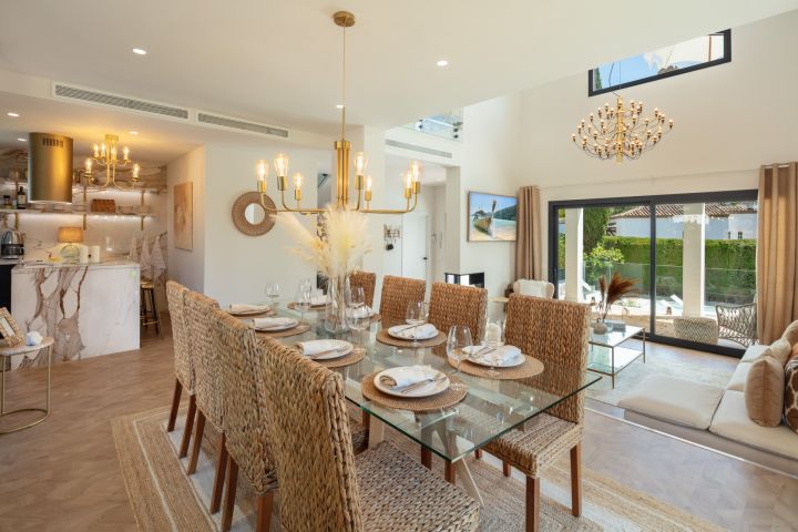 Villa Hibisco - Stylish Contemporary Property in a Gated Community