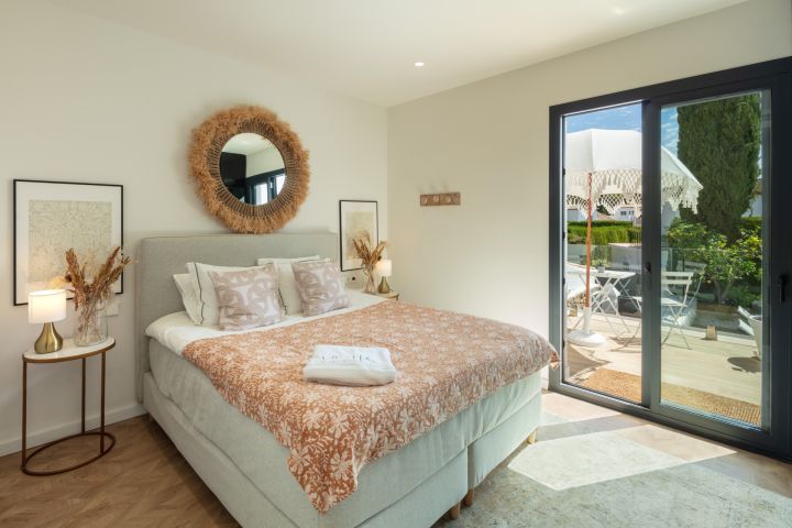 Villa Hibisco - Stylish Contemporary Property in a Gated Community