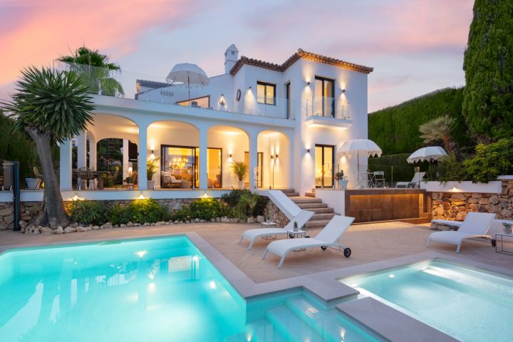 Villa Hibisco - Stylish Contemporary Property in a Gated Community