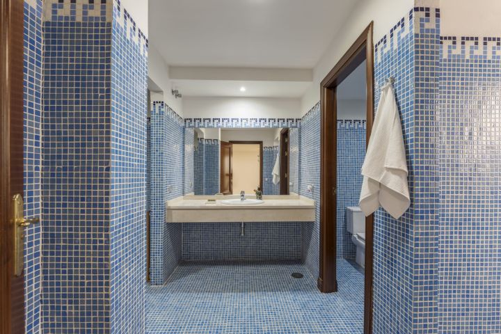 Villa de style classique située au cœur de la vallée du golf - Charmante villa avec finitions haut de gamme à Nueva Andalucía